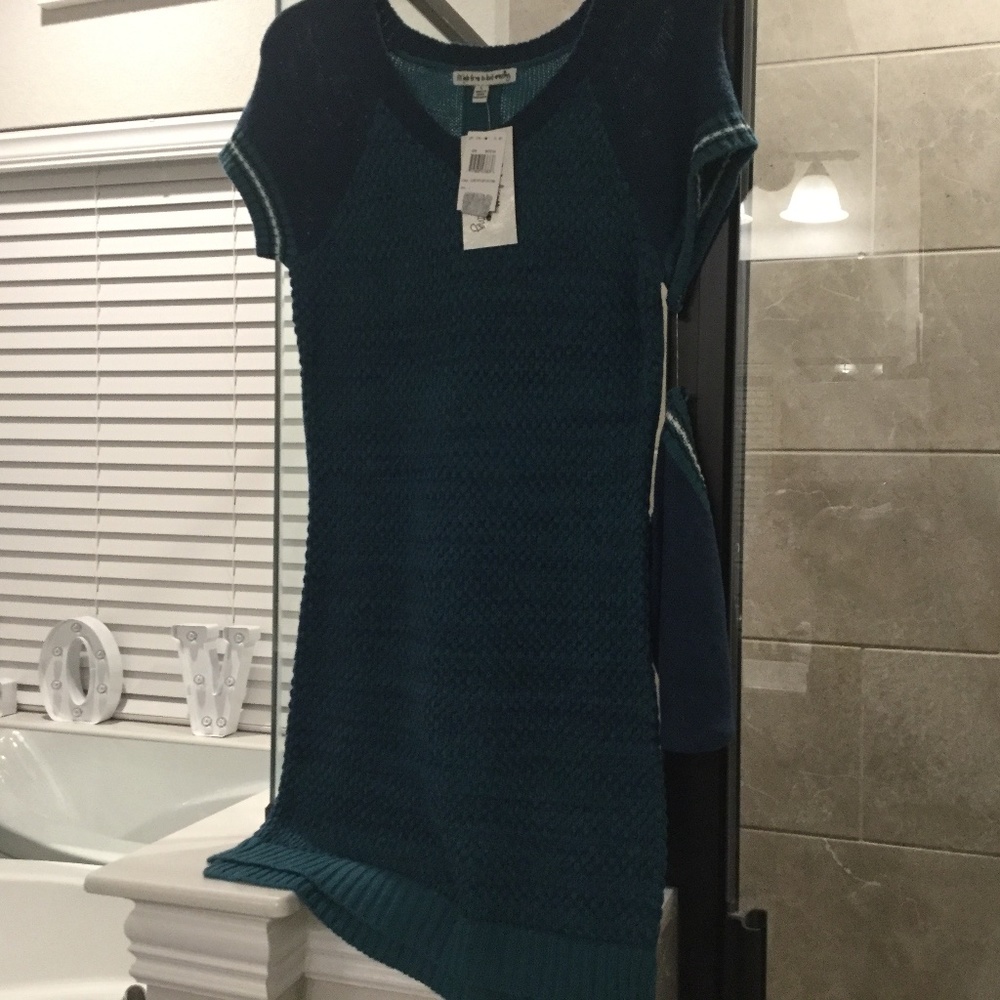 New Sweater Dres set w/ hat size